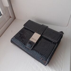 Reaction Kenneth Cole Black Crocodile-Embossed Patent Leather Wallet